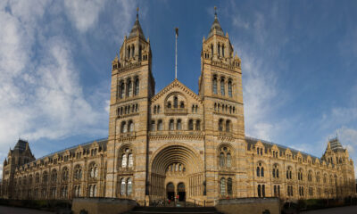 Fachada do Natural History Museum em South Kensington, Londres; foto de arquivo de janeiro de 2006 por David Iliff.